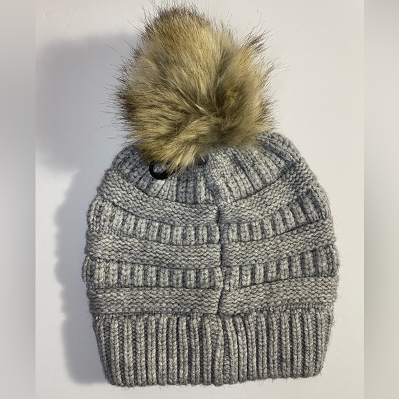 Brand New Women’s CC Winter Hat with Pouf - Picture 2 of 4